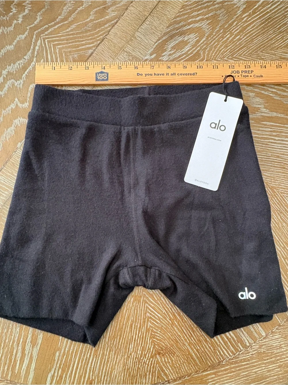 Alo Yoga Alolux High-Waist Me Time Short Size Small NWT A184